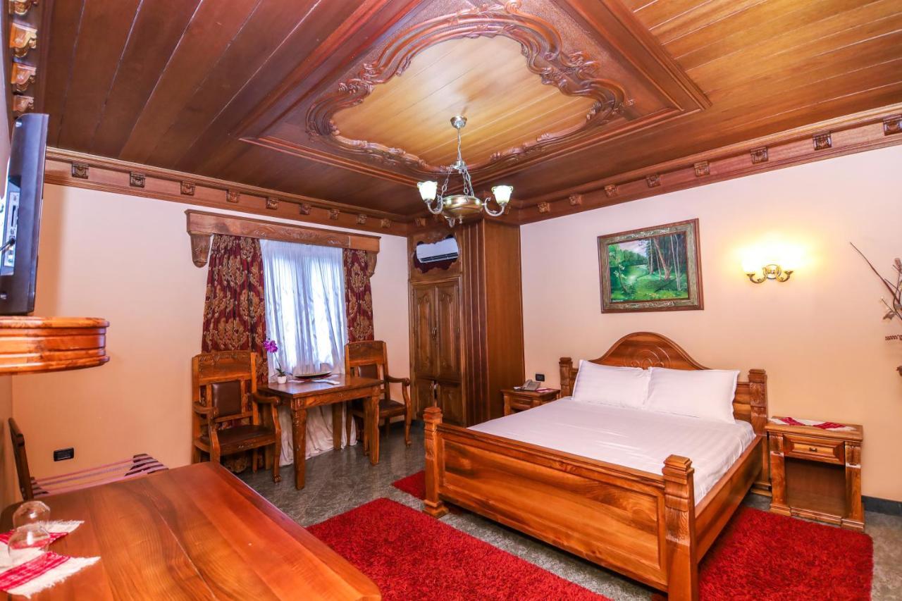 Brilant Antik Center Hotel Tirana Exterior foto