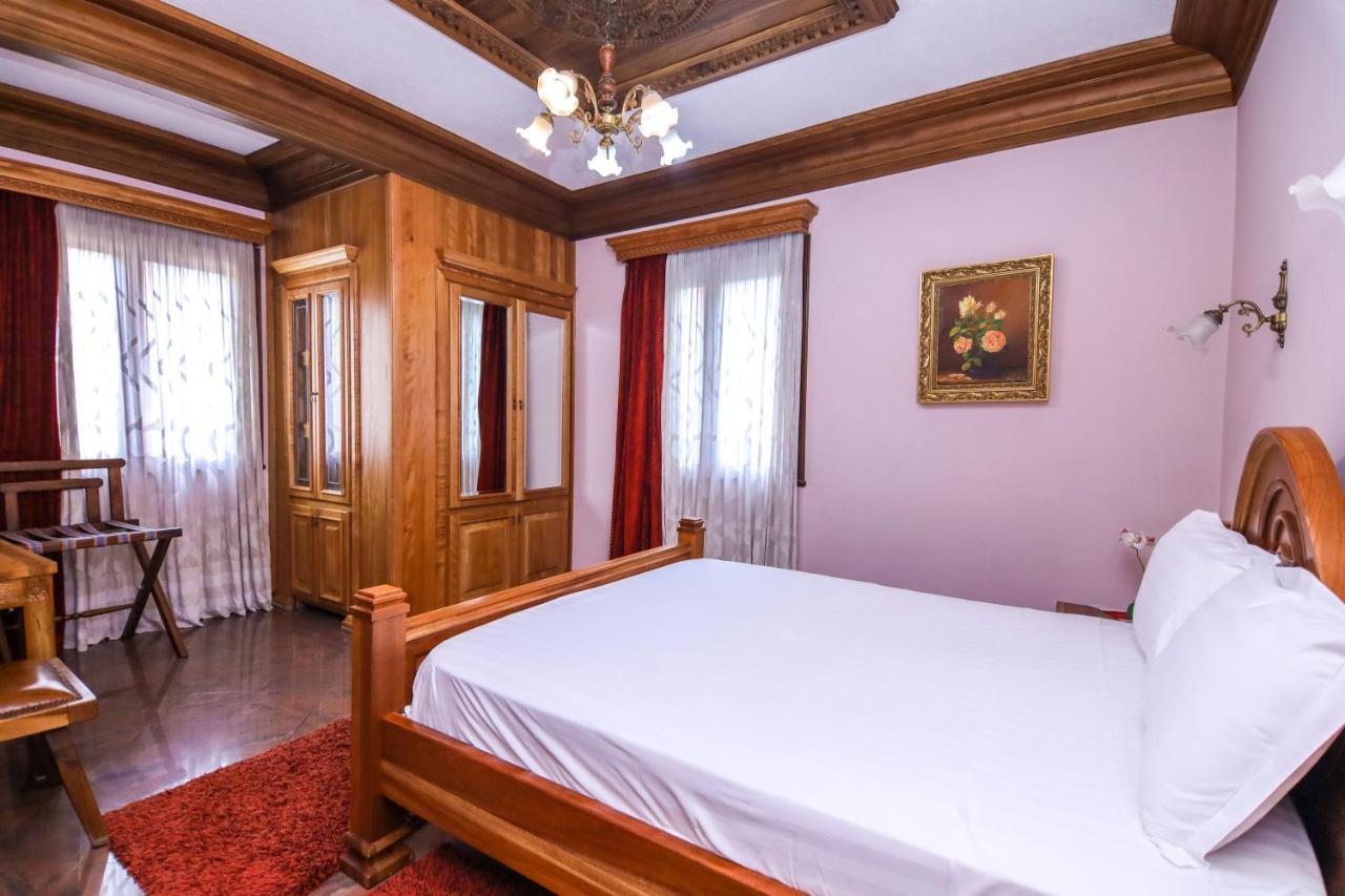 Brilant Antik Center Hotel Tirana Exterior foto