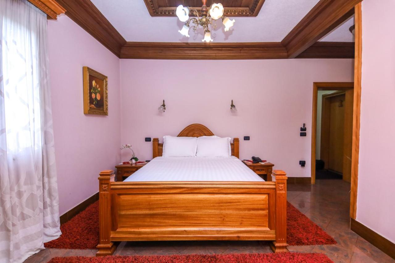 Brilant Antik Center Hotel Tirana Exterior foto